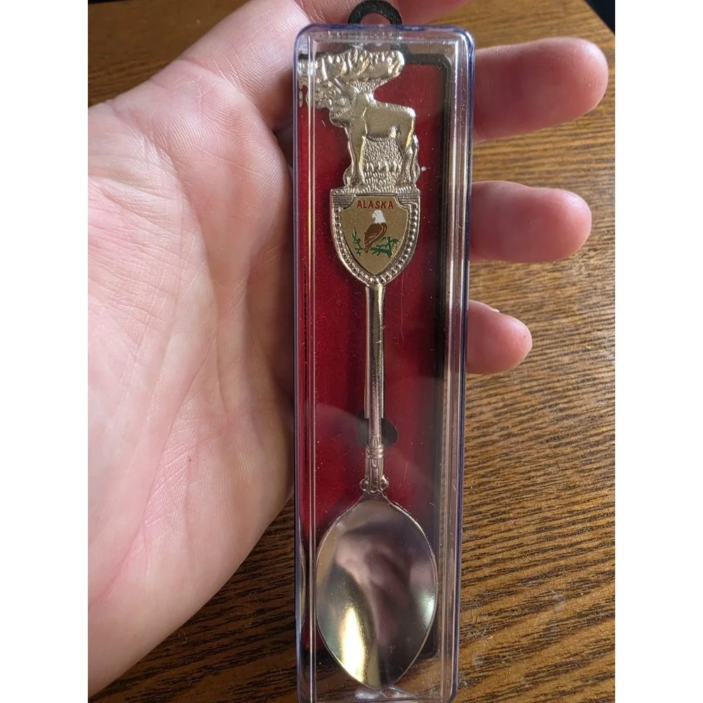 Lot Of 12 Souvenir Collector Spoons Travel States International Mixed‎ Metals
